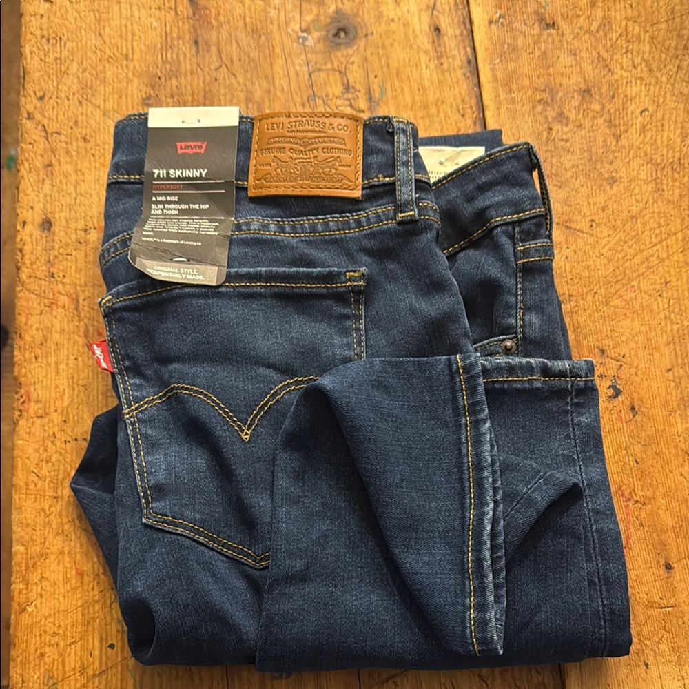 Levi's 711 Skinny Jeans in Deep Indigo
